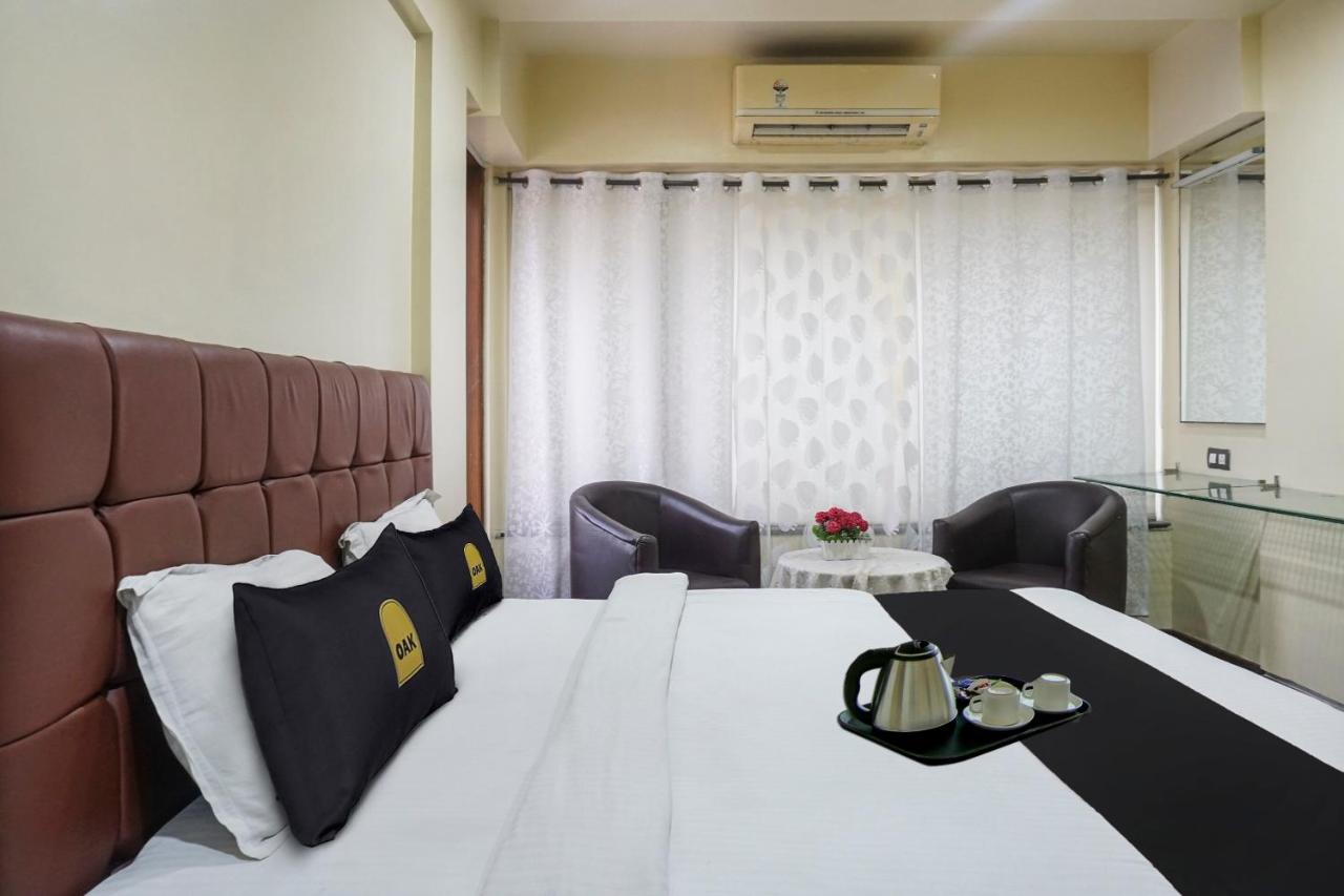 Super Townhouse Oak Sr Hotel Wakad Pune Exterior foto