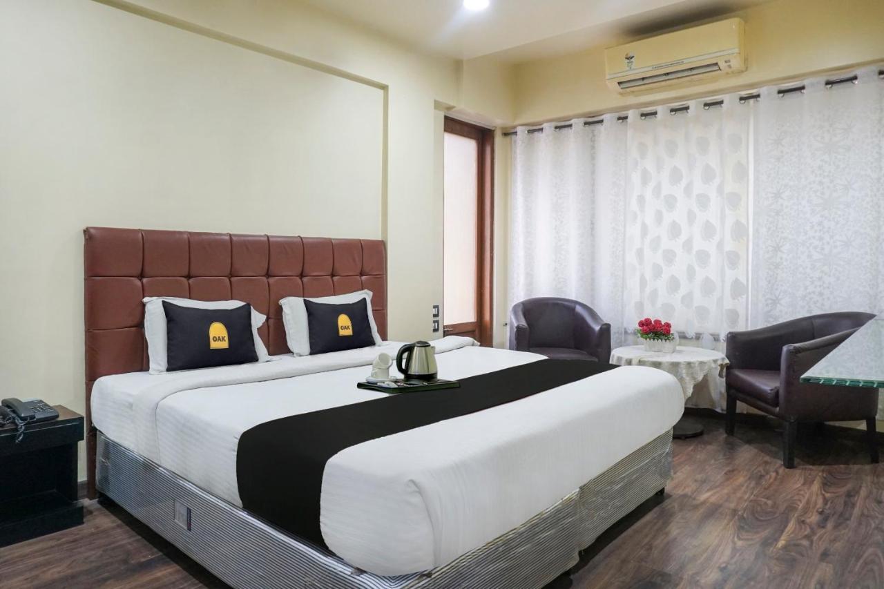 Super Townhouse Oak Sr Hotel Wakad Pune Exterior foto