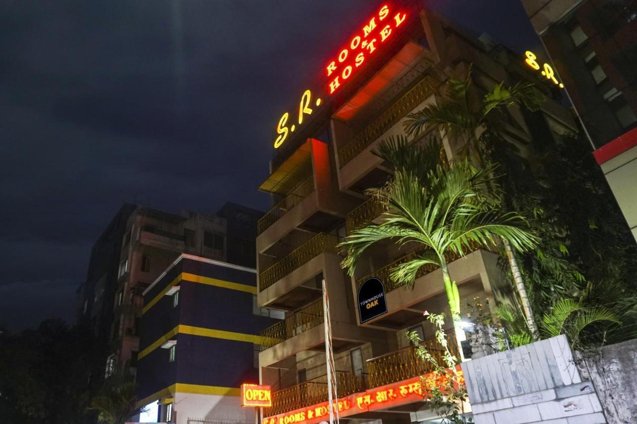 Super Townhouse Oak Sr Hotel Wakad Pune Exterior foto