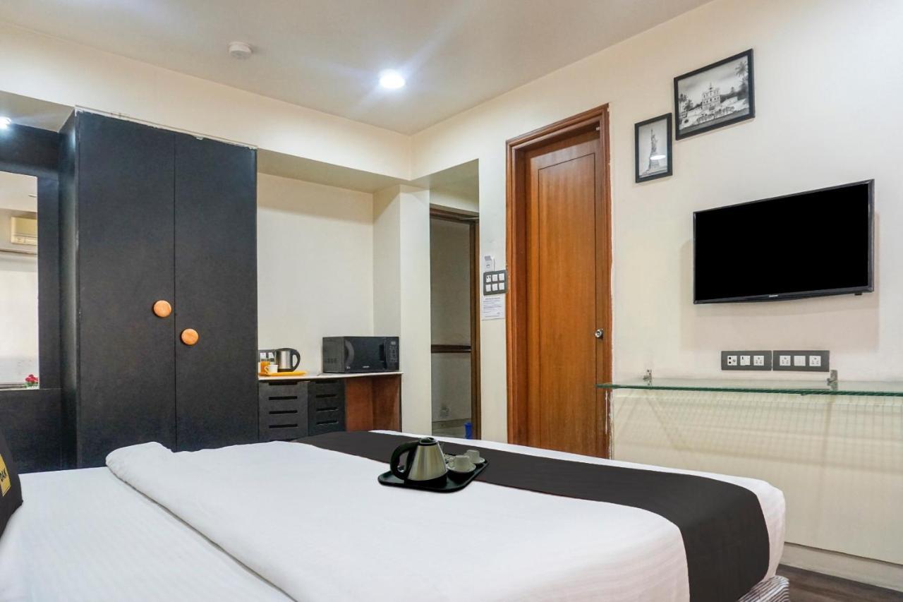 Super Townhouse Oak Sr Hotel Wakad Pune Exterior foto
