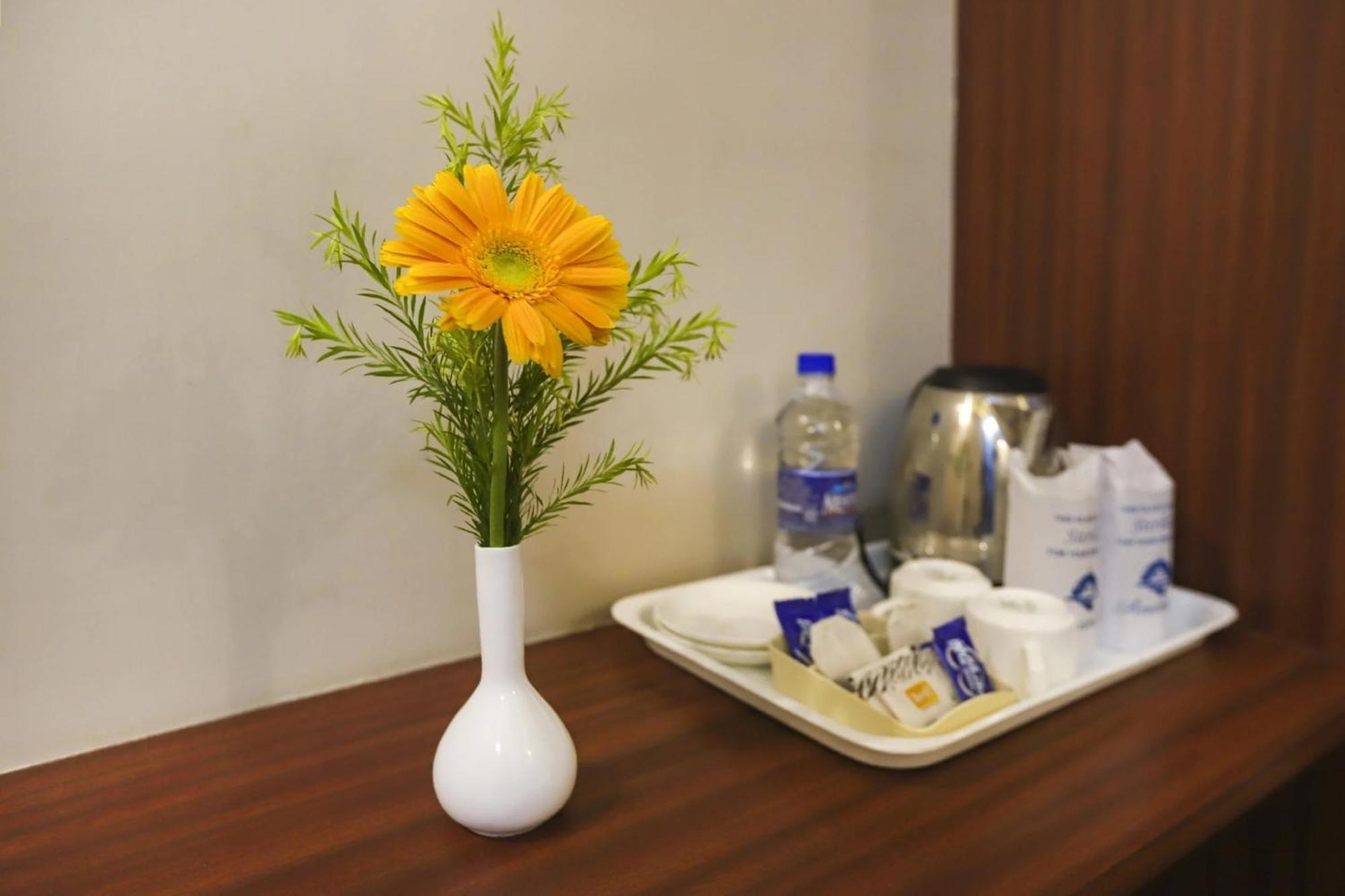 Super Townhouse Oak Sr Hotel Wakad Pune Exterior foto
