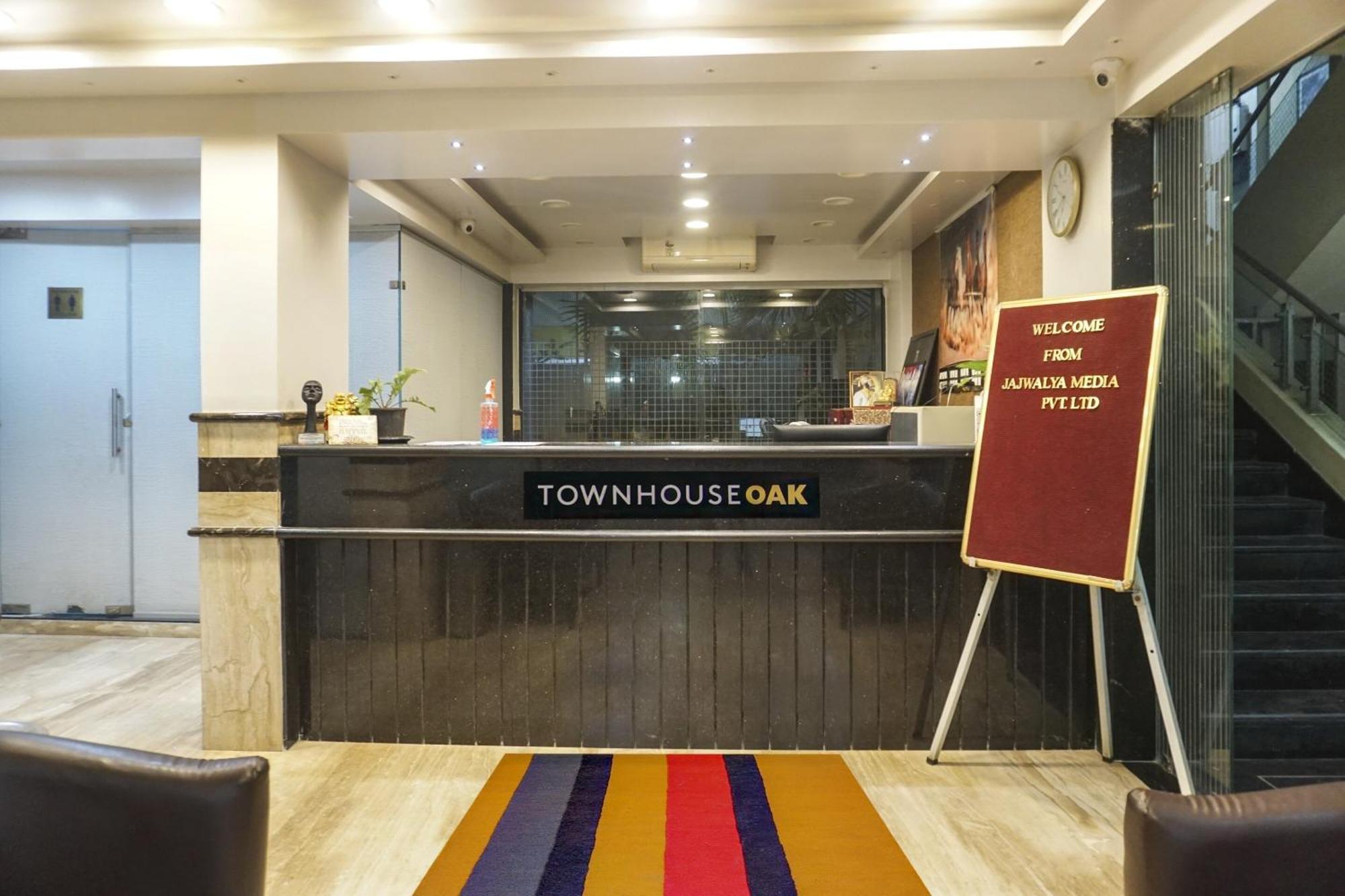 Super Townhouse Oak Sr Hotel Wakad Pune Exterior foto